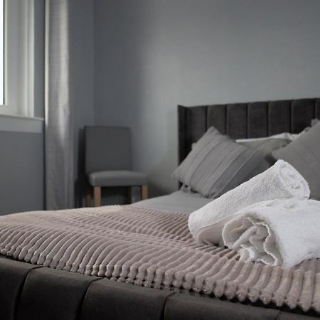 Modern 2-Bed Haven, Free Parking Edimburgo Exterior foto