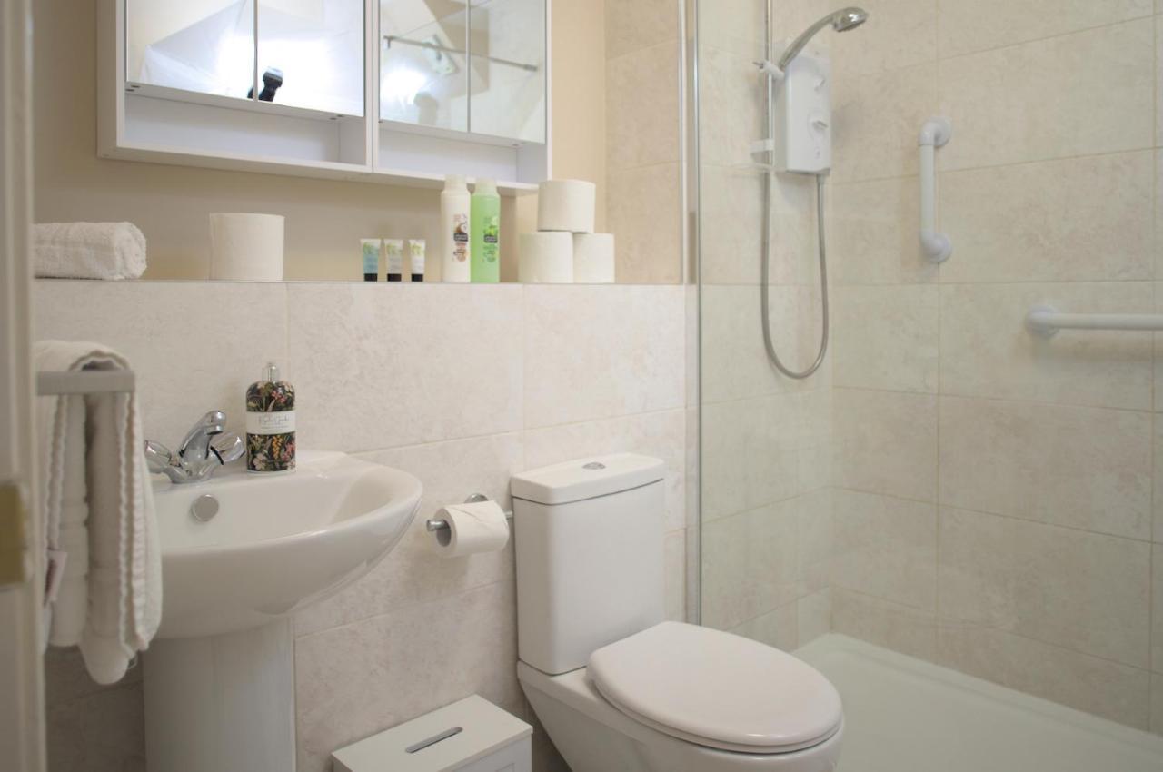 Modern 2-Bed Haven, Free Parking Edimburgo Exterior foto